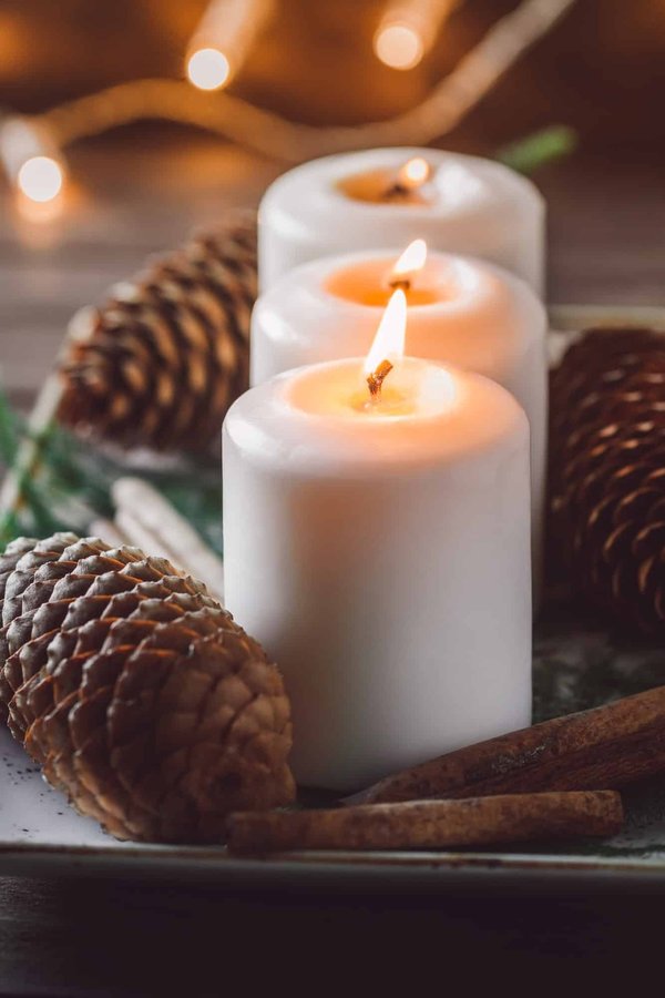 How to Create a Luxe Velvet Reading Corner in a Vintage Style Living Room?